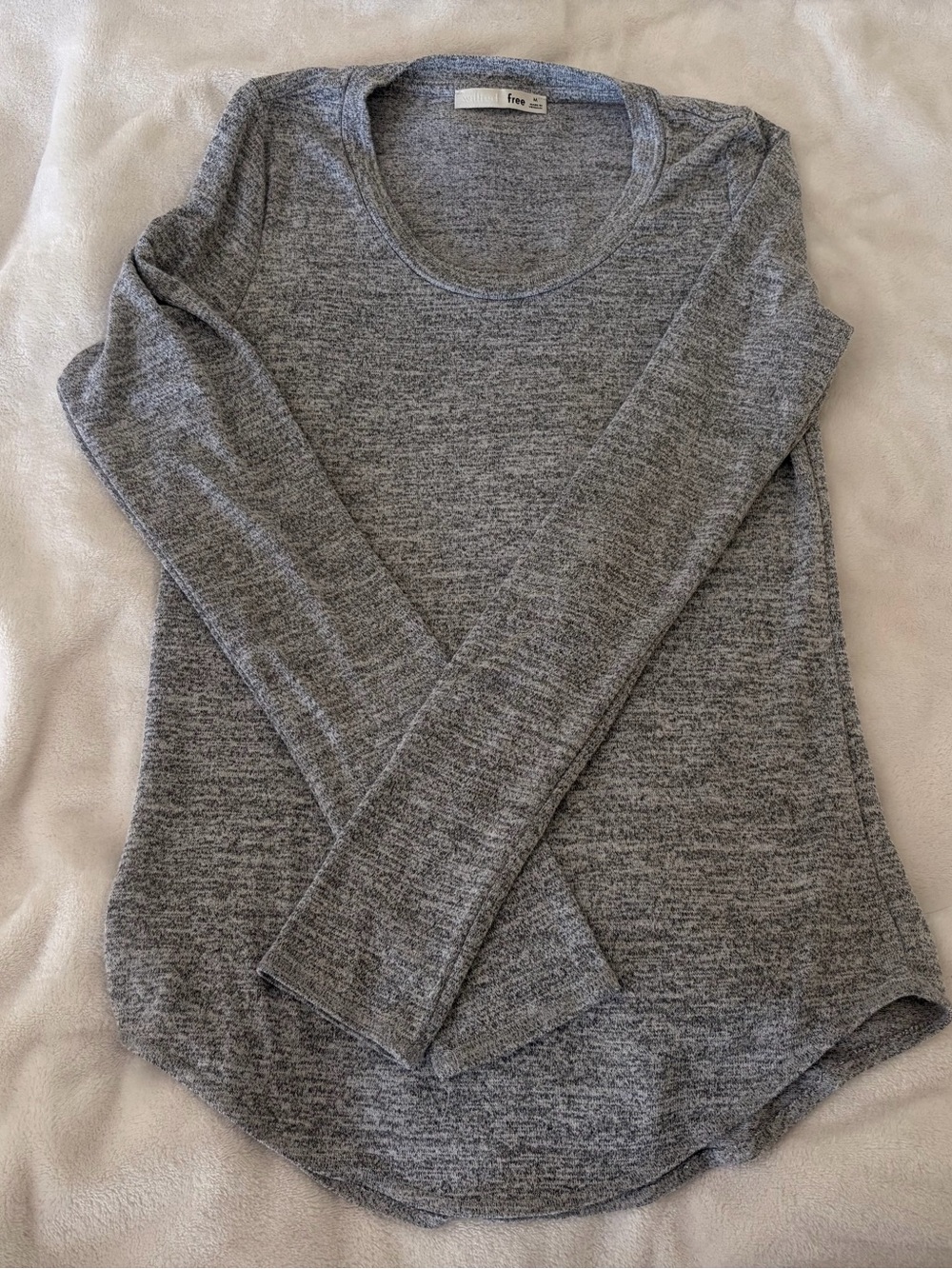 NWOT Wilfred Free Crew Neck Long Sleeve Tee Grey